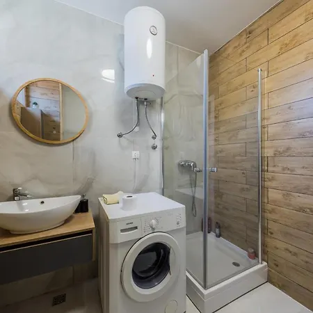 Spacious Seafront Karlo Apartmán Kaštela