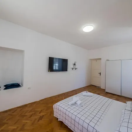 Apartmán Spacious Seafront Karlo